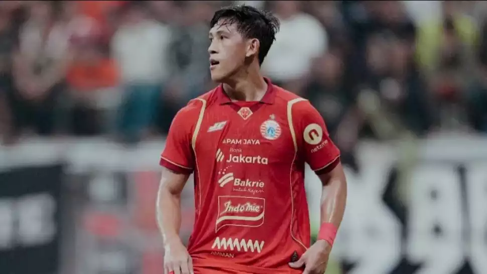 Penyerang Persija Jakarta, Eksel Runtukahu