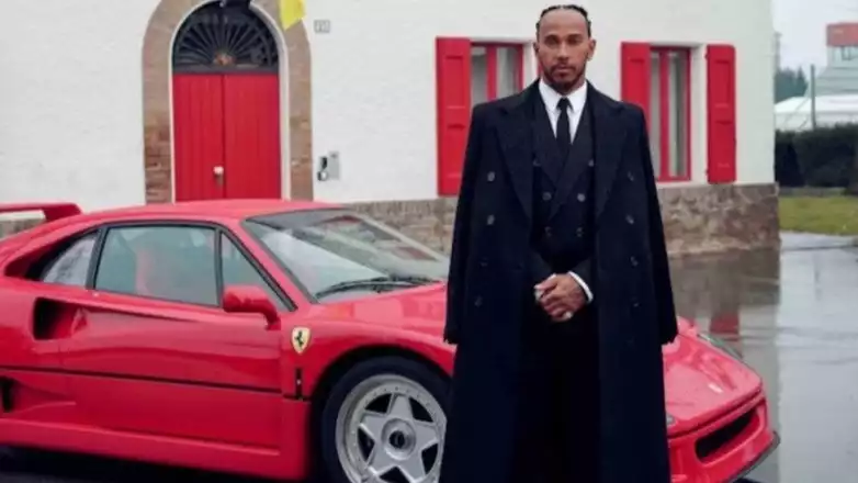 Foto Lewis Hamilton di Ferrari