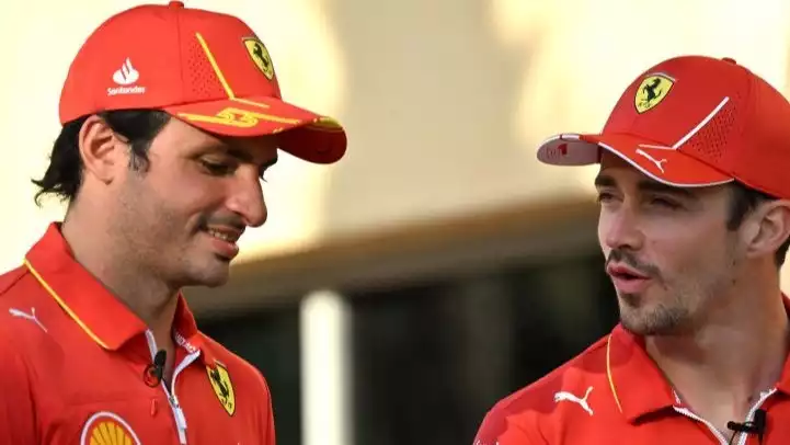 Carlos Sainz dan Charles Leclerc saat di Ferrari