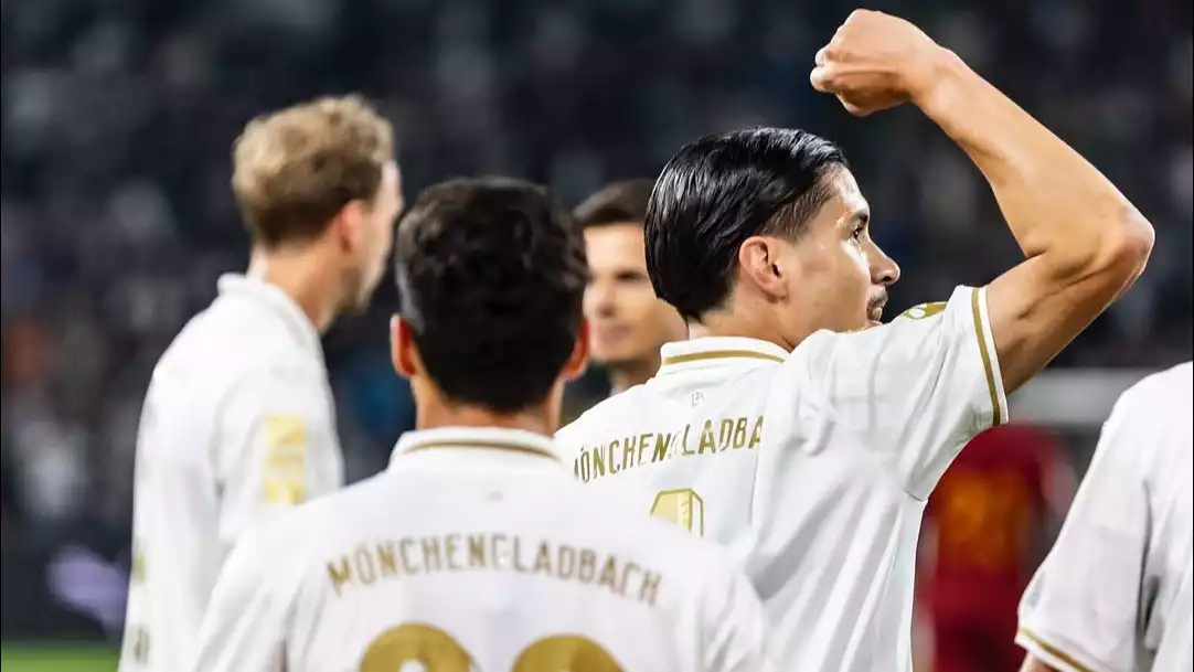 Kevin Diks rayakan gol untuk Borussia Monchengladbach