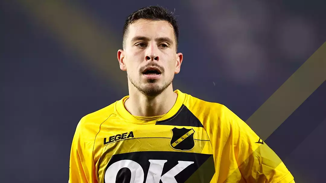Thom Haye ketika bermain di NAC Breda