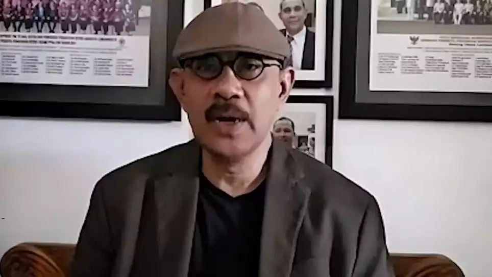 Praktisi Hukum dan HAM, Nicholay Aprilindo soroti sosok Farah yang temani diplomat muda Kemlu RI, Arya Daru Pangayunan di Mal