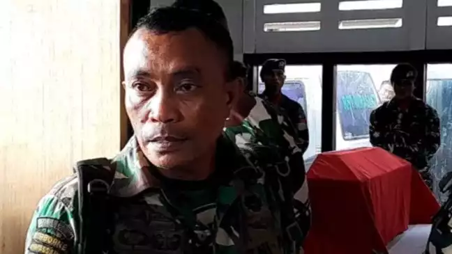 Ayah Prada Lucky Namo, Sersan Mayor Cristian Namo.