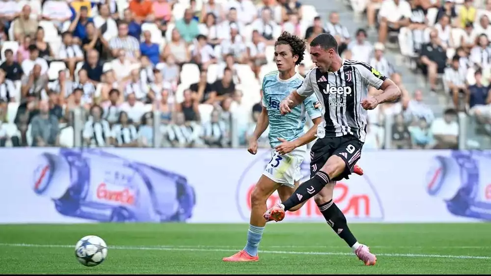 Dusan Vlahovic dicemooh suporter Juventus