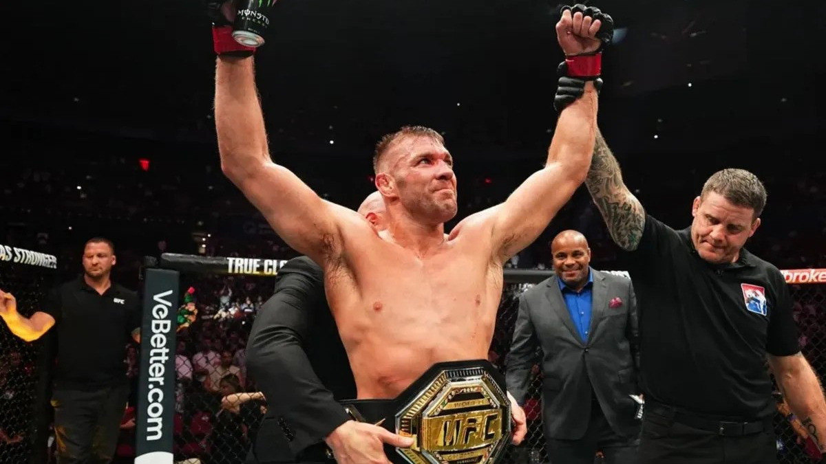 Omongan Berkelas Dricus Du Plessis Usai Gelar Juara UFC Direbut Khamzat Chimaev: Untuk Khamzat...
            - galeri foto