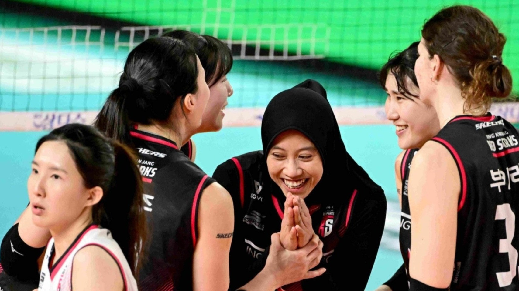 Tampilan Hijab Megawati Hangestri di Korea dan Turki Selalu Heboh, tapi Sebelum Megatron Ada Atlet Voli Indonesia Tercatat...
            - galeri foto