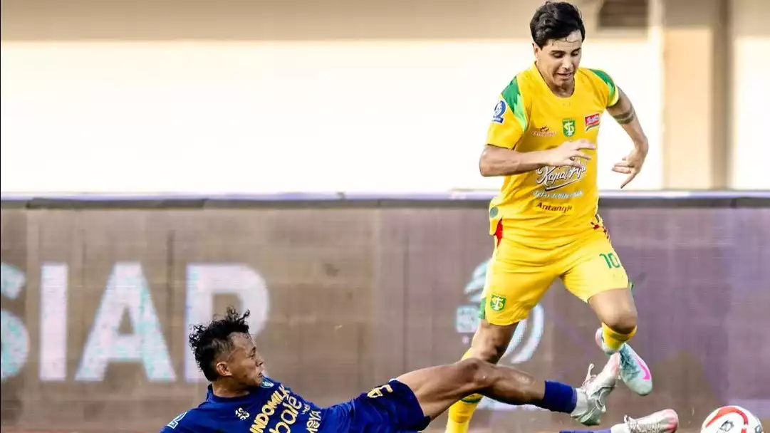Persebaya Surabaya saat hadapi Persita Tangerang di Super League 2025-2026