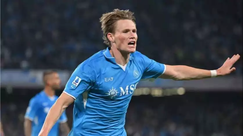 Jay Idzes Batal Debut dan Duduk di Bangku Cadangan, Sassuolo Dihancurkan Napoli di Kandang Sendiri