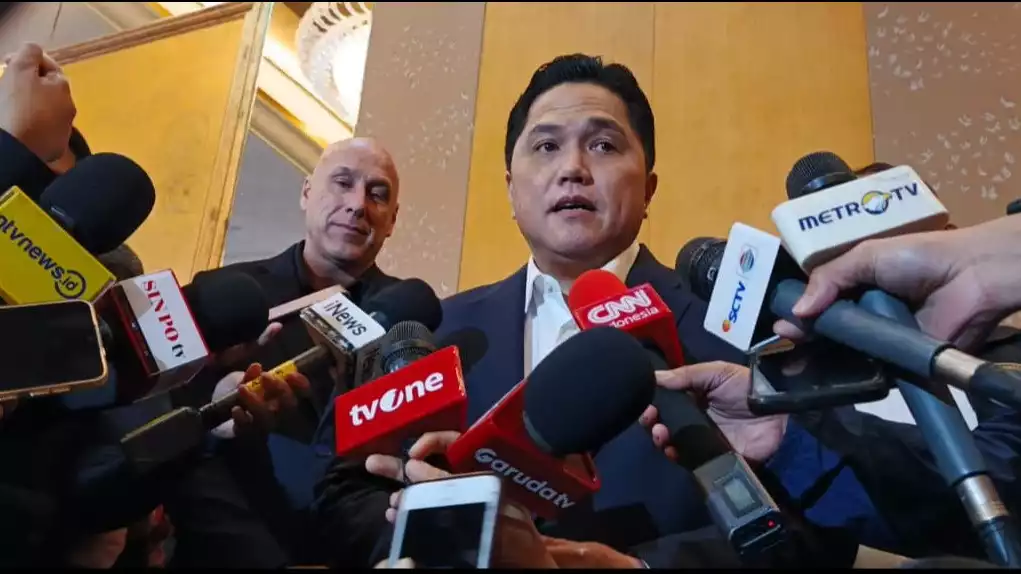 Ketum PSSI, Erick Thohir saat perkenalan Alexander Zwiers sebagai direktur teknik baru