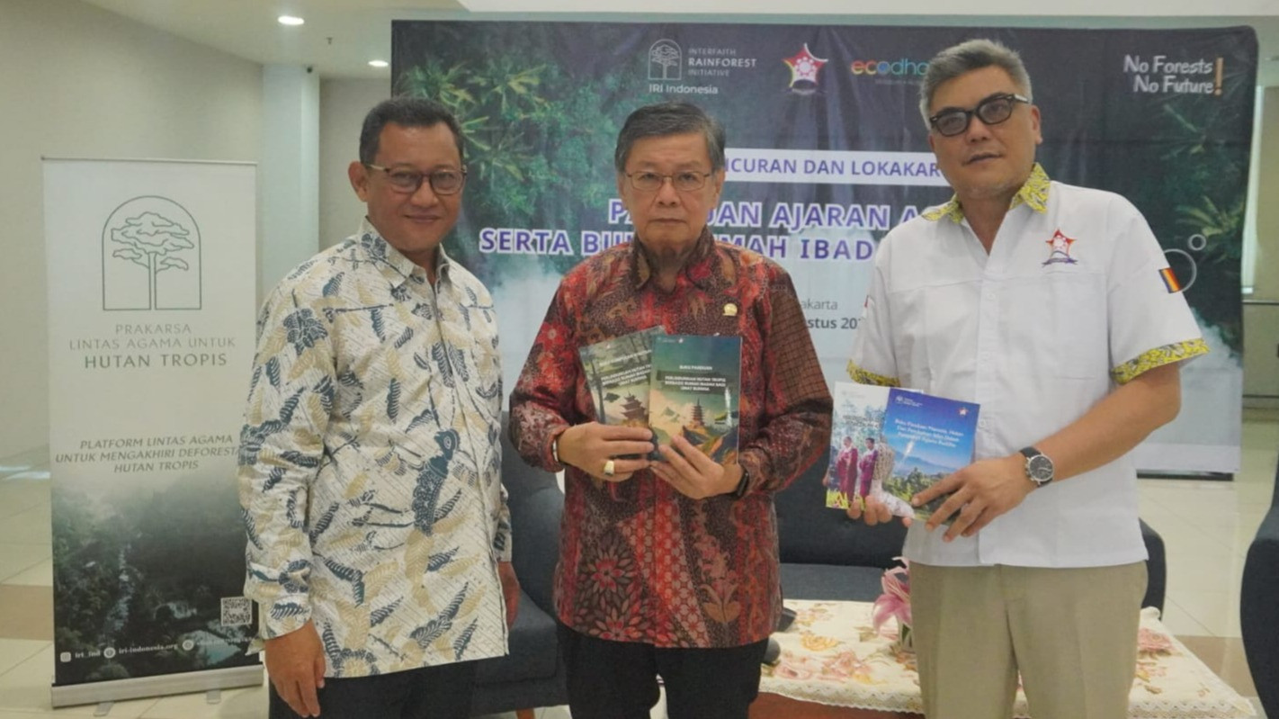 IRI Indonesia Gandeng Permabudhi Sosialisasikan Panduan Agama dan Rumah Ibadah untuk Jaga Hutan Tropis
            - galeri foto