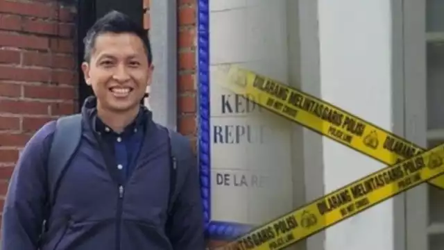 Diplomat muda Kemlu RI, Arya Daru Pangayunan (39) tewas terbungkus lakban di kamar kos.