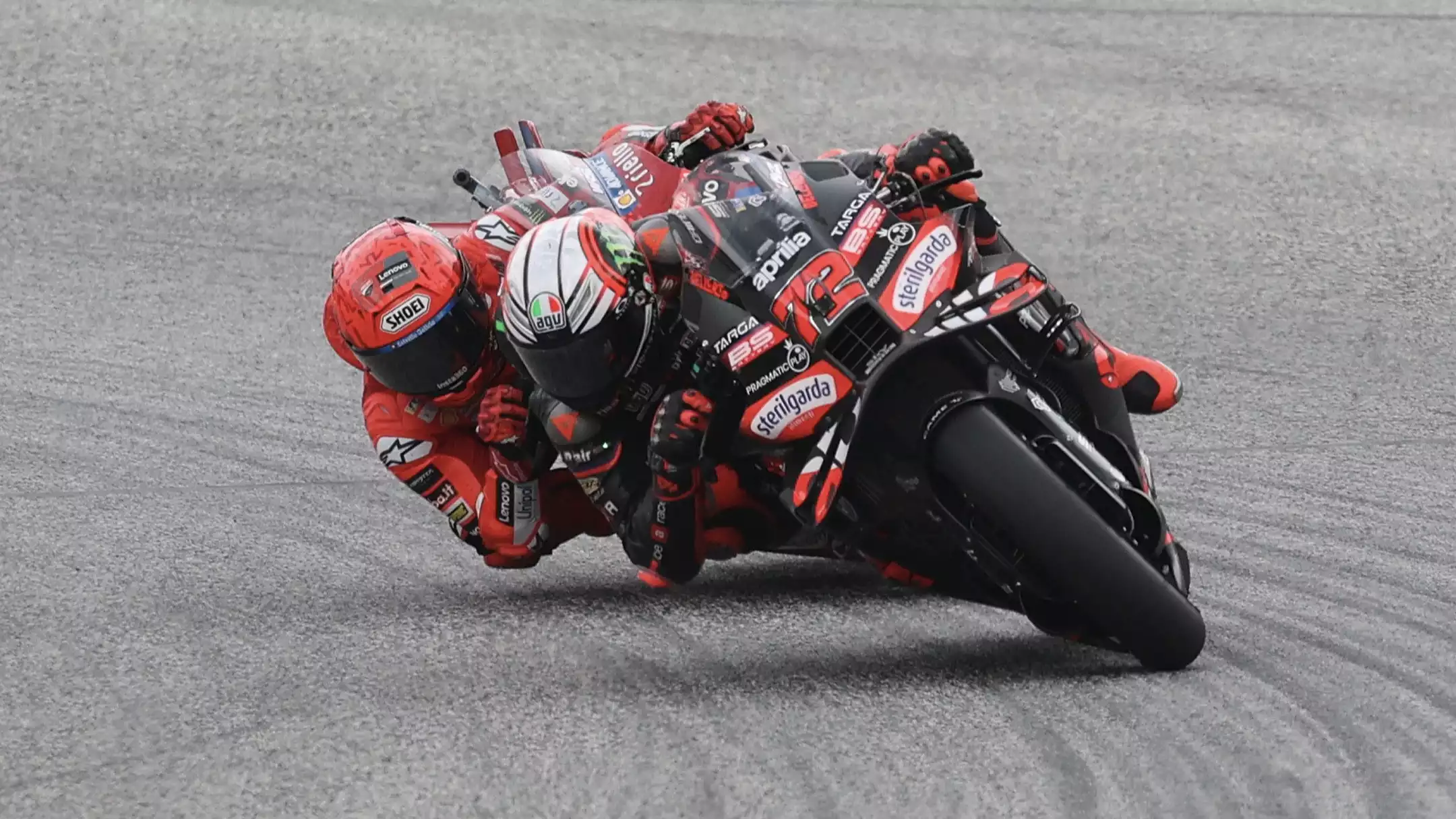 Duel Marco Bezzecchi vs Marc Marquez