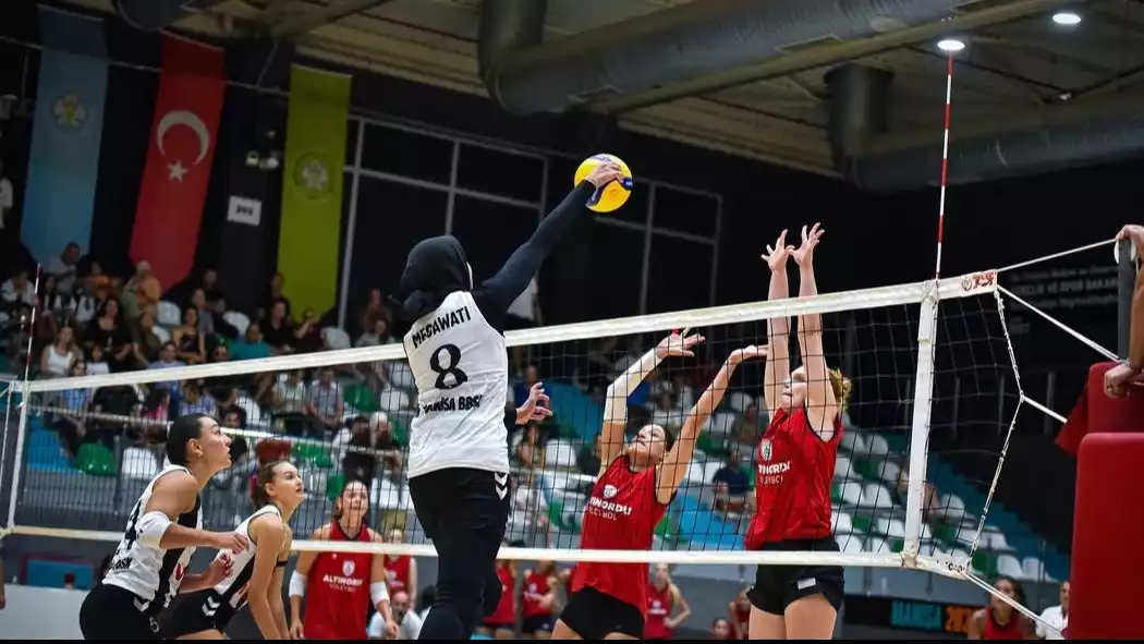 Debut Megawati Hangestri di Manisa BBSK