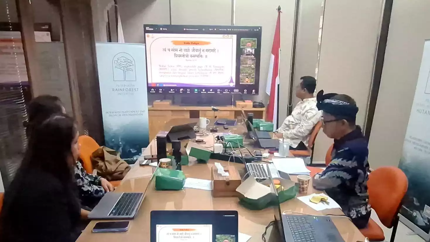 IRI Indonesia Gandeng PHDI Luncurkan Panduan Ajaran Agama untuk Pelestarian Hutan Tropis