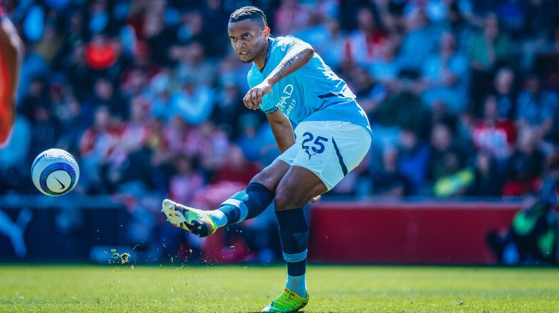 Berita AC Milan: Dari Akanji ke Gomez hingga Nama Absurd Odogu, Manuver Kilat Rossoneri Dapatkan Bek Baru di Deadline Bursa Transfer
            - galeri foto