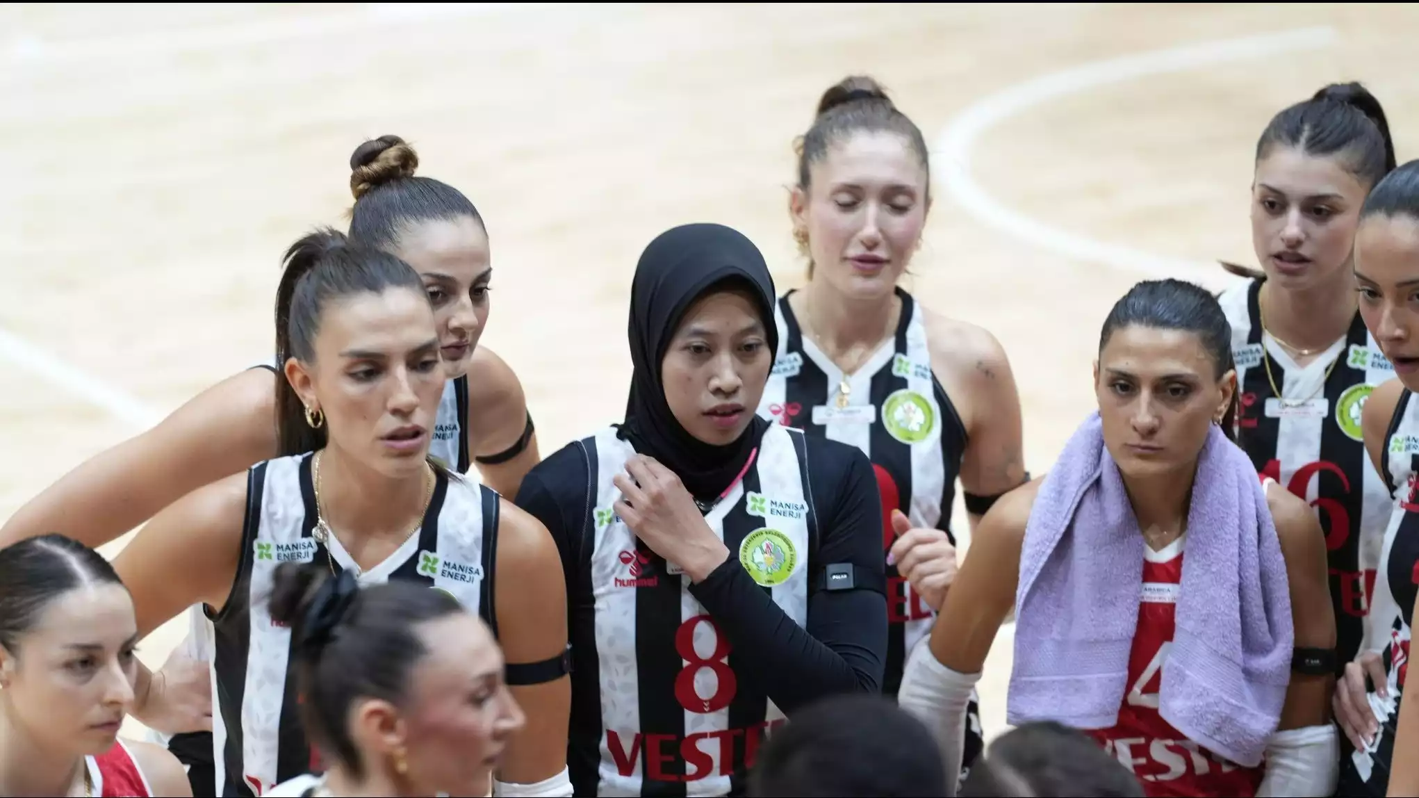 Debut Megawati Hangestri di Manisa BBSK