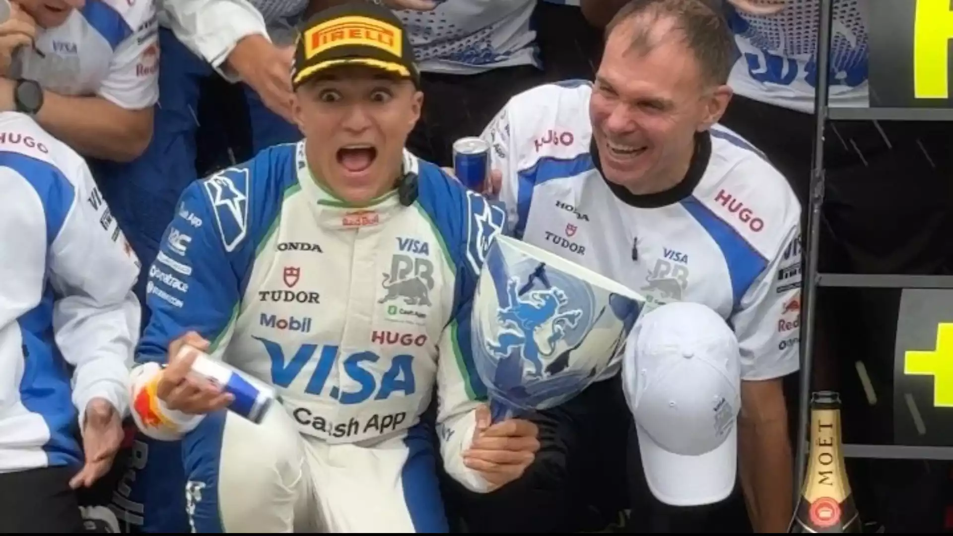 Selebrasi Isack Hadjar dan tim Racing Bulls