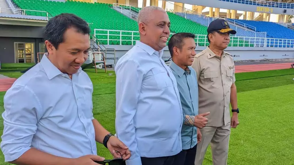 Sekretaris Jenderal (Sekjen) PSSI, Yunus Nusi (kedua dari kanan)