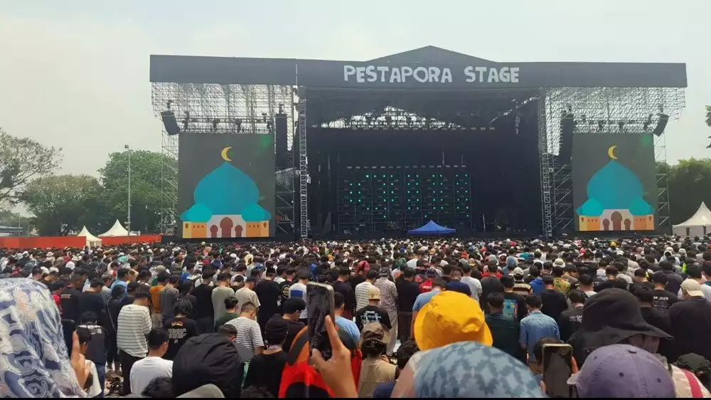 Rhoma Irama pimpin salat Jumat di Pestapora 2025