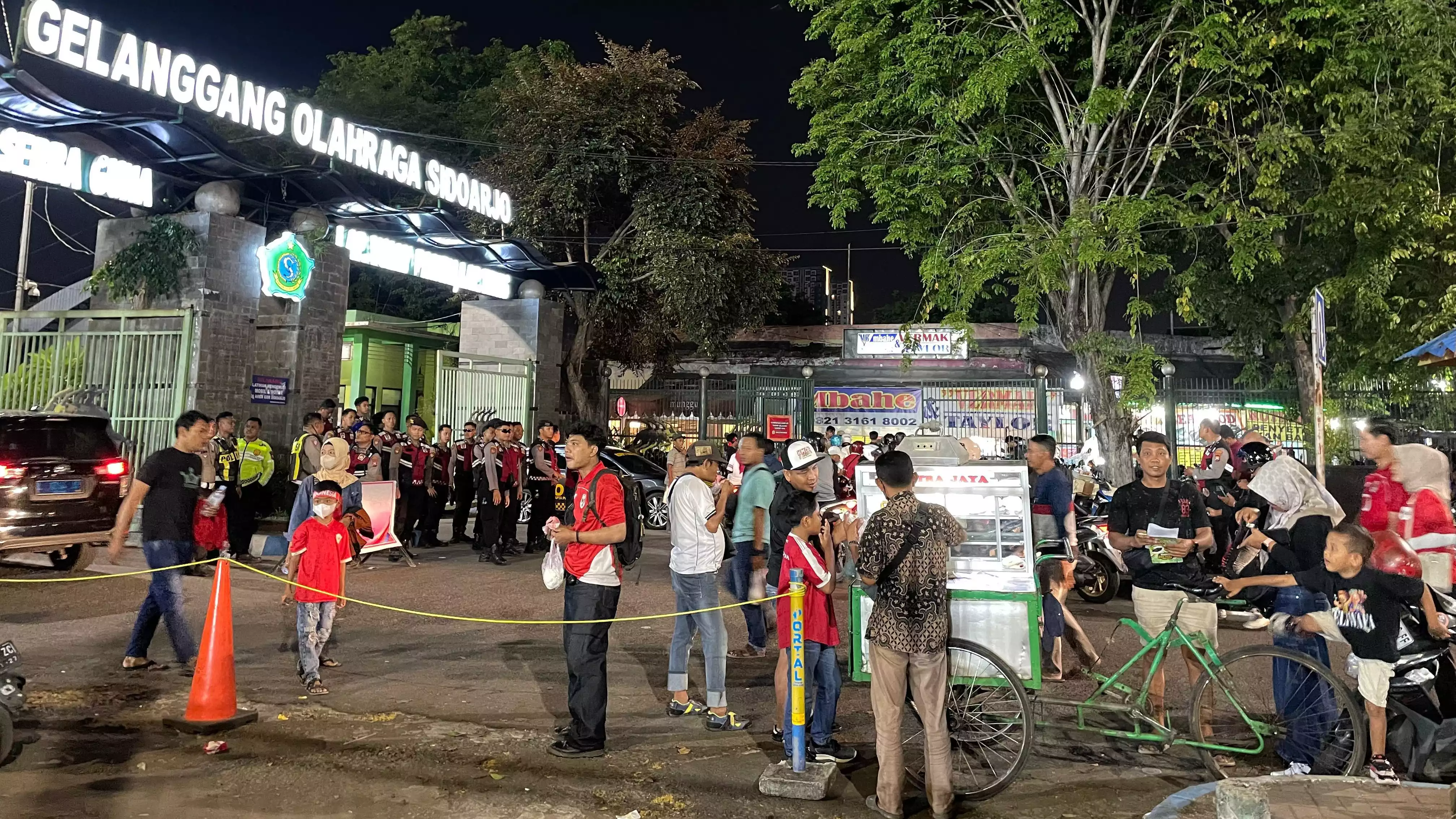 Polisi Bertugas di Stadion Gelora Delta di Laga Timnas Indonesia U-23 Vs Makau