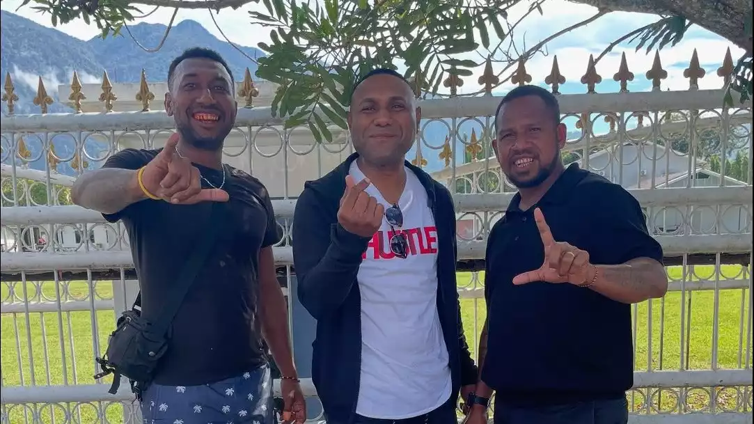 Potret eks pemain Timnas Indonesia 201/2011, Patrich Wanggai, Titus Bonai dan Okto Maniani.