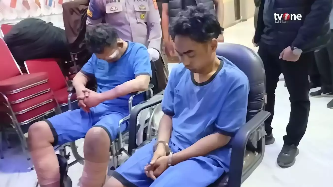 Tampang dua pembunuh satu keluarga Haji Sahroni yang terkubur dalam satu lubang di Indramayu