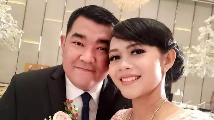 Maria Kristin si Ratu Rubber Set dan suaminya Andri Setianto