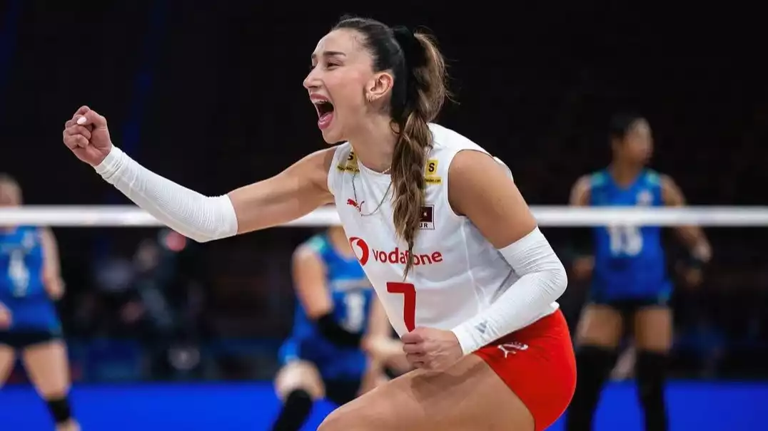 Potret cantik Hande Baladen, pemain timnas voli Turki di kejuaraan dunia voli 2025.