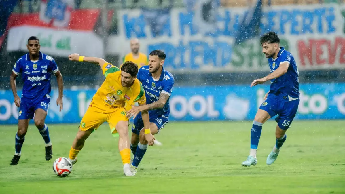 Persib Bandung Vs Persebaya Surabaya