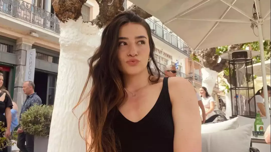 Berkat paras cantiknya, kaum adam ramai-ramai menyerbu media sosial Saliha Sahin