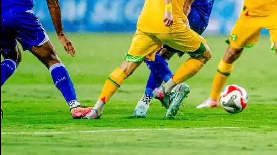 Uilliam Barros dianggap menginjak kaki Francisco Rivera sebelum cetak gol di laga Persib Bandung vs Persebaya Surabaya