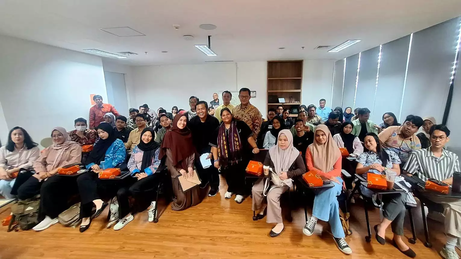 Peluncuran sekaligus pembekalan ilmiah Interfaith Rainforest Initiative (IRI) Indonesia Youth Chapter, di Jakarta, Minggu (14/9/2025).