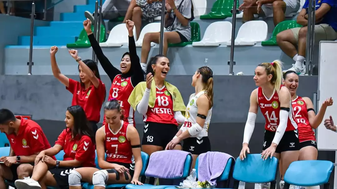 Megawati Hangestri dan skuad Manisa BBSK