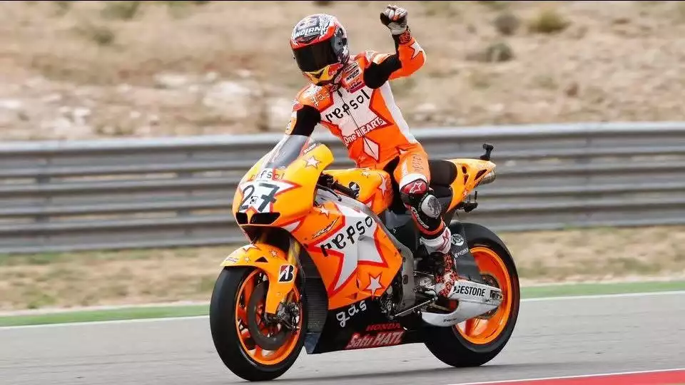 Casey Stoner dengan Motor Repsol Honda