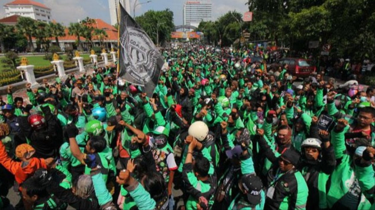 Hari Ini Bakal Ada Demo Besar di Tiga Titik, Pengendara Diharap Pilih Jalur Lain
            - galeri foto