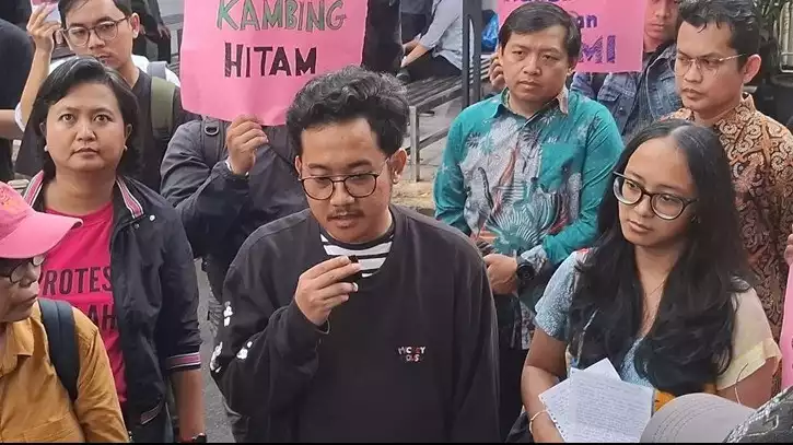 Kakak Ungkap Kondisi Delpedro Usai 2 Pekan di  Tahan: Berat Badan Turun, Tak Bisa Menulis untuk Selesaikan Tesis