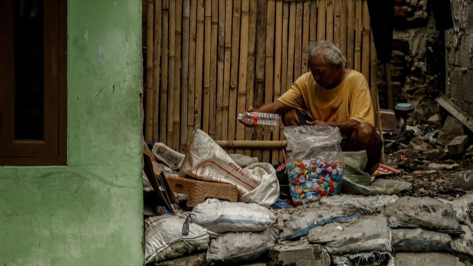 Menelusur Jejak Kehidupan di Ruang Gelap Kampung Kumuh Johar Baru