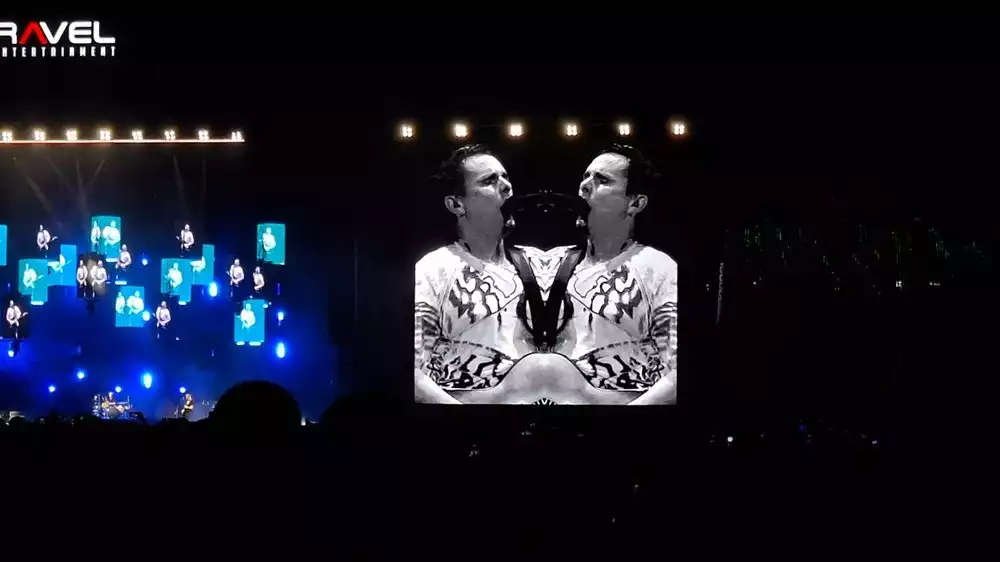 Muse dalam konser di Jakarta