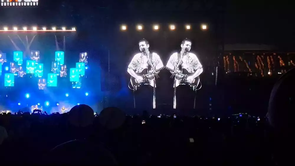 Muse dalam konser di Jakarta