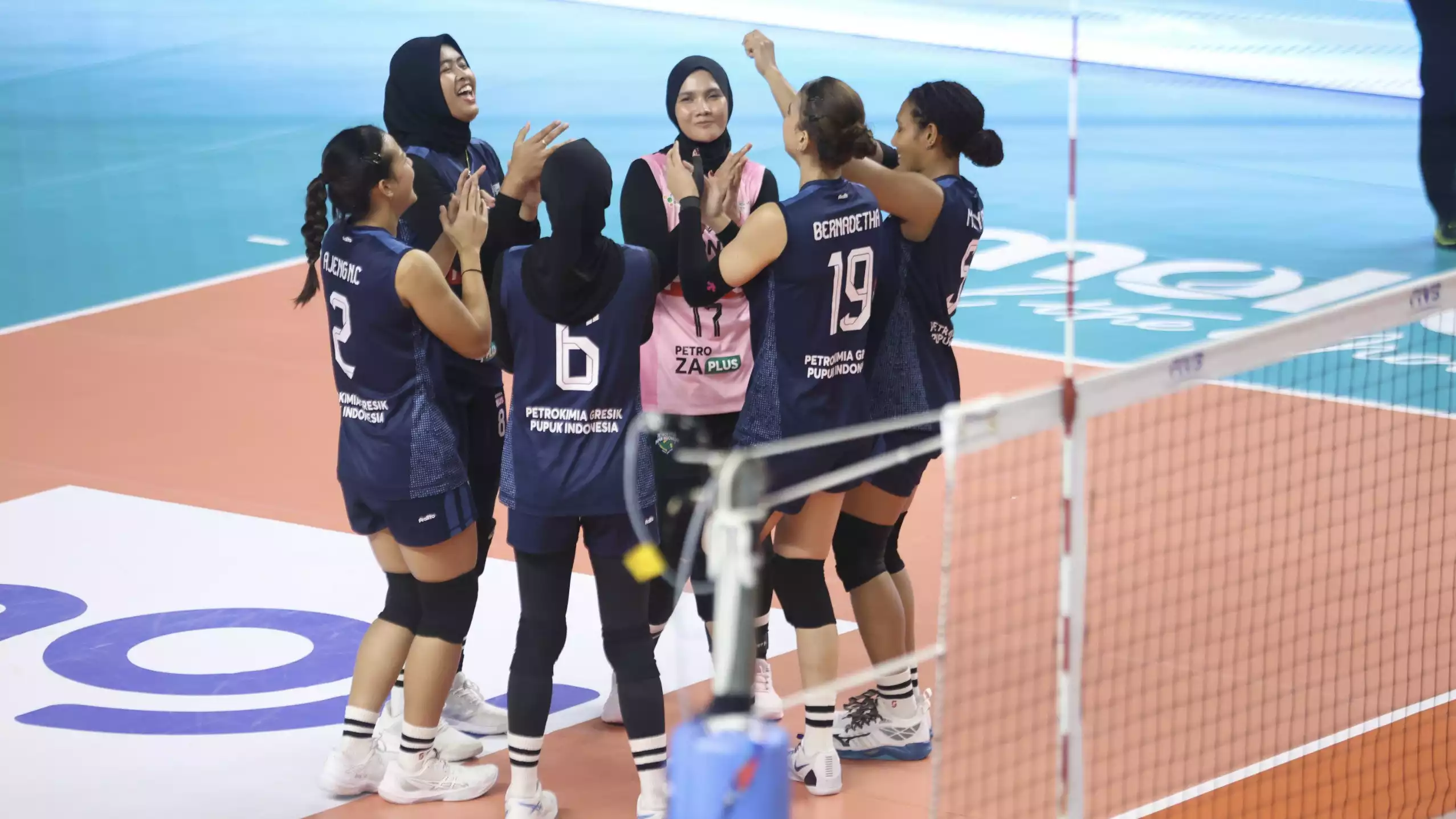 Para pemain Petrokimia Gresik di Livoli Divisi Utama 2025.