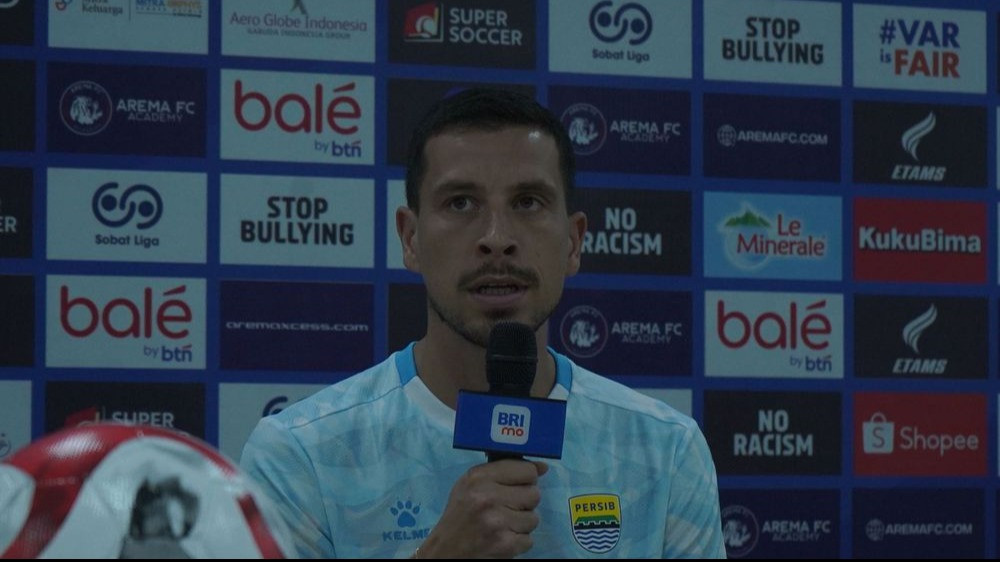 Pelatih Persib Bojan Hodak Pasang Badan Atas Kritikan Pada Thom Haye