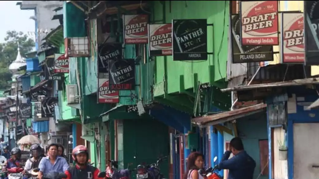 Aktivitas warga di Kalijodo, Jakarta Utara