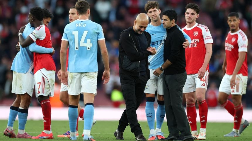 Pep Guardiola Full Senyum, Manchester City 'Auto' Diuntungkan usai Arsenal Kalah dari MU
            - galeri foto