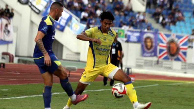 Persib Bandung Bungkam Arema, Bojan Hodak Ungkap Kunci Rahasia Kemenangan di Kanjuruhan