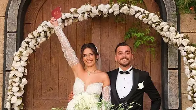 Duet suami-istri di Manisa BBSK Gorkem Kazan dan Gizem Kazan