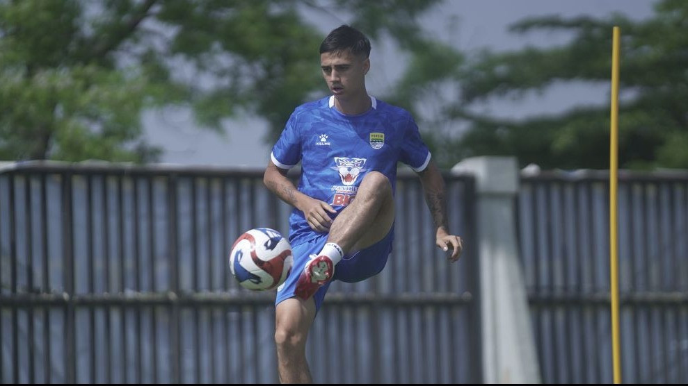 Baru Main 2 Laga di ACL 2, Persib Bandung Sudah Banjir Cuan dari AFC yang Bisa Bayar Gaji Eliano Reijnders sampai Habis Kontrak
            - galeri foto