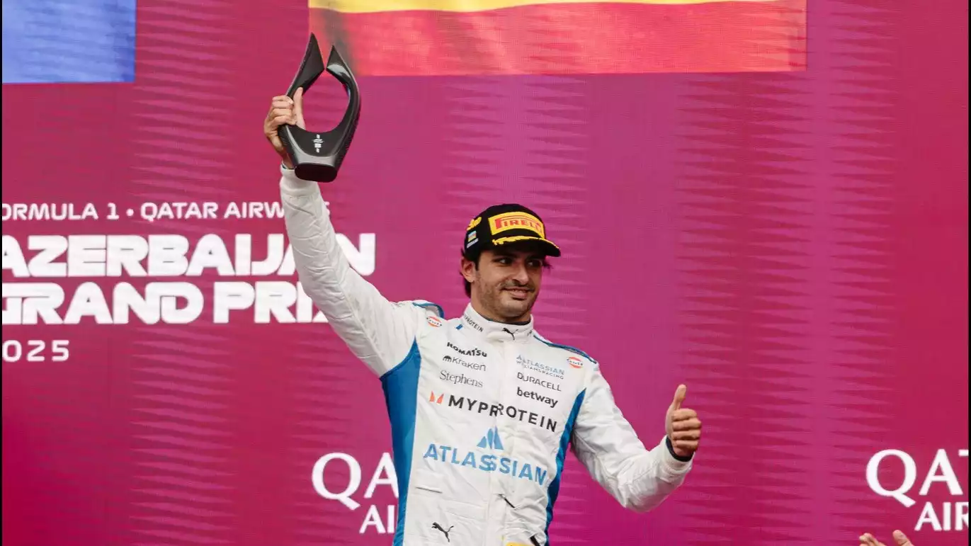 Carlos Sainz naik Podium di F1 GP Azerbaijan 2025