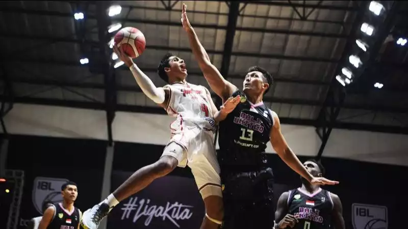 Ali Bagir Alhadar (kiri) saat menghadapi Nyoman Indrawan