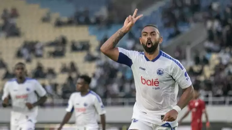 Gol Injury Time Bikin Arema FC Gigit Jari, Persis Solo Selamat dari Kekalahan