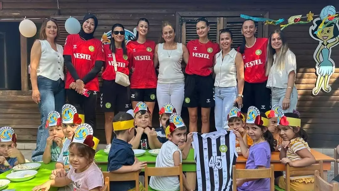 Megawati Hangestri dan skuad Manisa BBSK